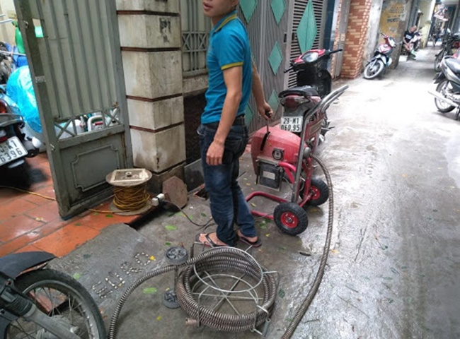 Th&ocirc;ng cống nghẹt quận Ph&uacute; Nhuận gi&aacute; rẻ hợp l&yacute; 