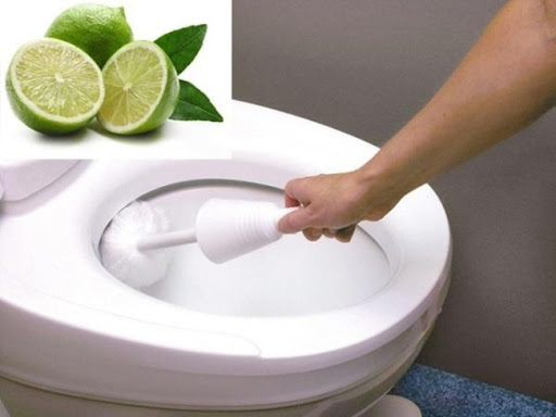Sử dụng chanh để tẩy sạch bồn cầu