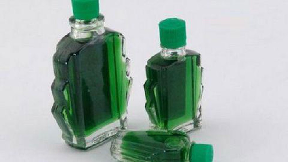 Sử dụng dầu gi&oacute; xanh để khử m&ugrave;i