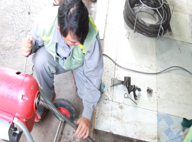 Phương ph&aacute;p khử m&ugrave;i h&ocirc;i cống khu chung cư