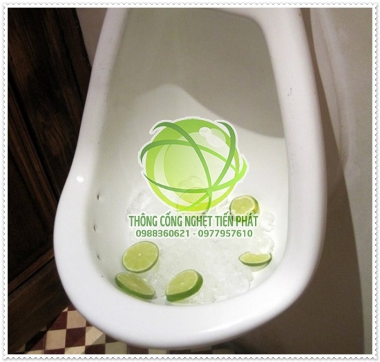 c&aacute;ch th&ocirc;ng bồn cầu bị tắc nặng hiệu quả