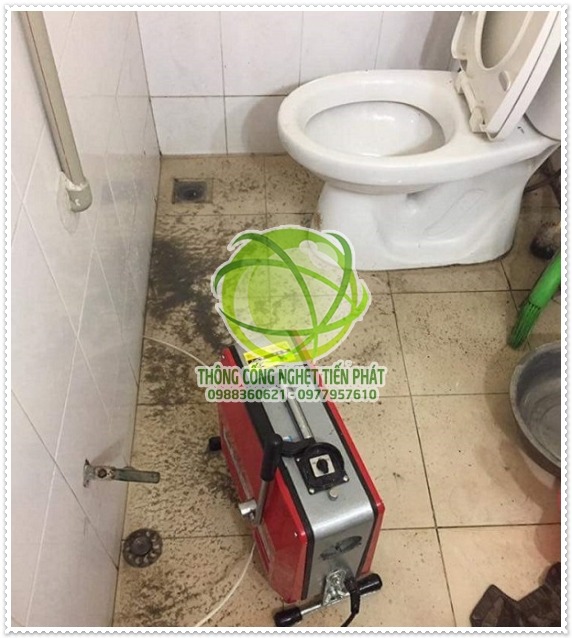 C&aacute;ch xử l&yacute; khi b&agrave;n chải rơi v&agrave;o bồn cầu