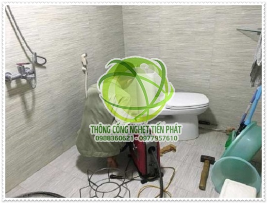 Kh&ocirc;ng n&ecirc;n d&ugrave;ng m&aacute;y sấy tay trong nh&agrave; vệ sinh.