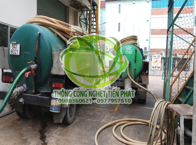 R&uacute;t hầm cầu bằng phương ph&aacute;p h&uacute;t ch&acirc;n kh&ocirc;ng