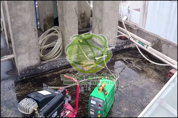 Mẹo l&agrave;m sạch đường ống nước với c&ocirc;ng nghệ điện thủy động