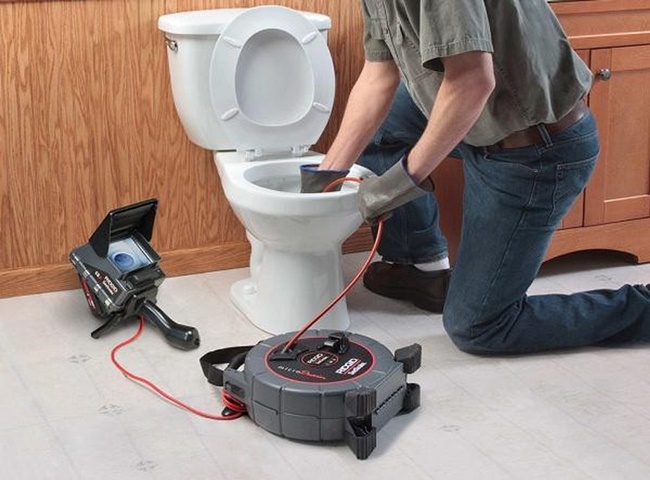 Gi&aacute; th&ocirc;ng bồn cầu Quận 10 từ 300.000 VNĐ