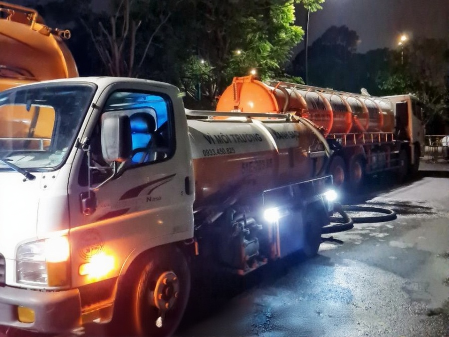 Dịch vụ thu gom b&ugrave;n thải c&ocirc;ng nghiệp l&agrave; g&igrave;