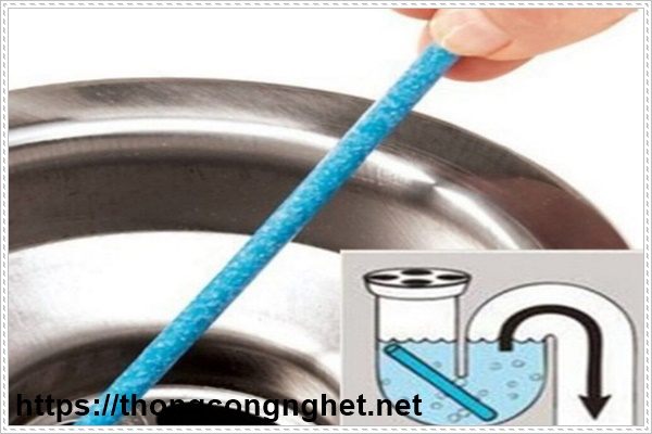 Xử l&yacute; bồn rửa ch&eacute;n rỉ nước.