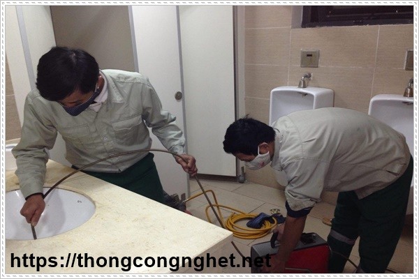 Thường xuy&ecirc;n dọn dẹp nh&agrave; vệ sinh.