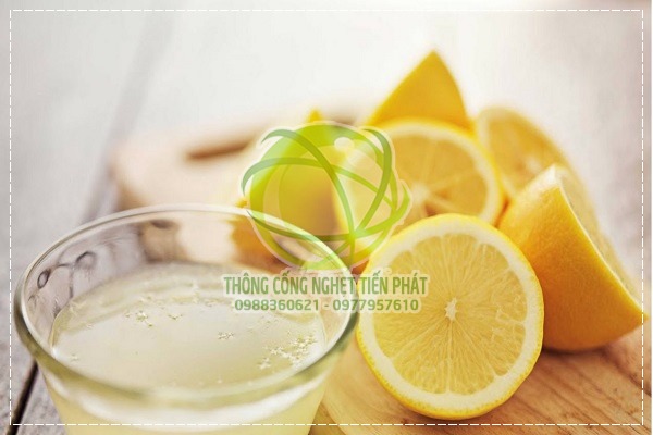 Chanh l&agrave; chất xử l&yacute; dầu mỡ nhưng bạn n&ecirc;n hạn chế sử dụng.