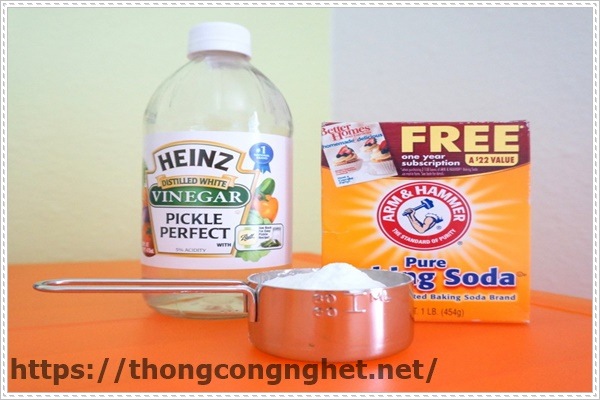 th&ocirc;ng tắc đường ống tho&aacute;t nước bằng baking soda