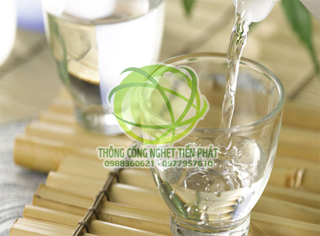 Khử m&ugrave;i h&ocirc;i trong ph&ograve;ng k&iacute;n bằng giấm