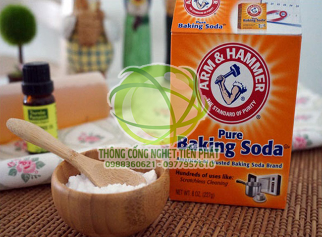 Khử m&ugrave;i h&ocirc;i nh&agrave; vệ sinh bằng baking soda