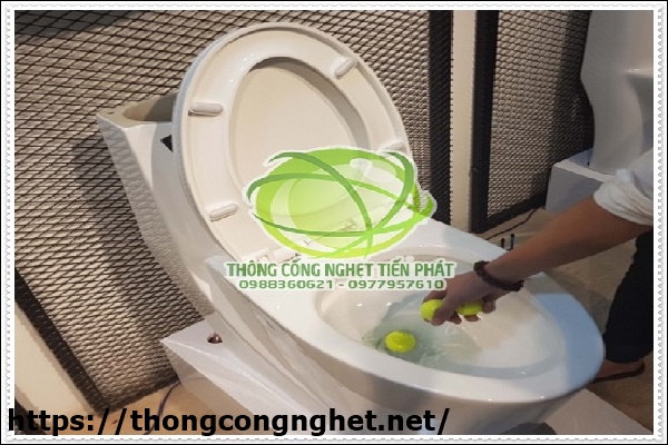 Vi&ecirc;n tẩy bồn cầu c&oacute; tốt kh&ocirc;ng